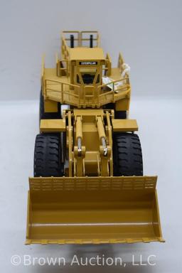 Cat 994 Wheel Loader die-cast model, 1:50 scale