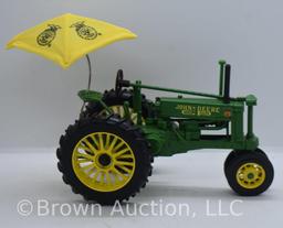 John Deere Model B die-cast tractor with umbrella, 1:16 scale