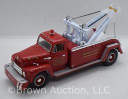 1958 International R-200 Tow Truck, die-cast, 1:34 scale