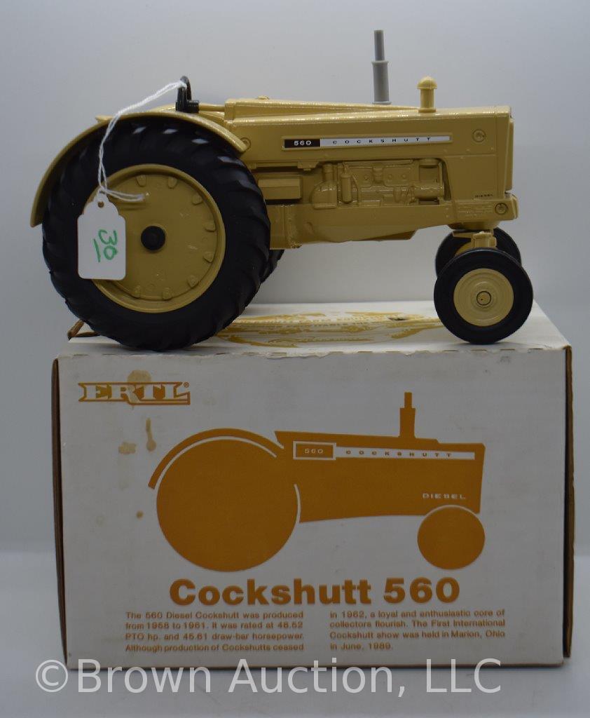 Cockshutt 560 die-cast tractor, 1:16 scale