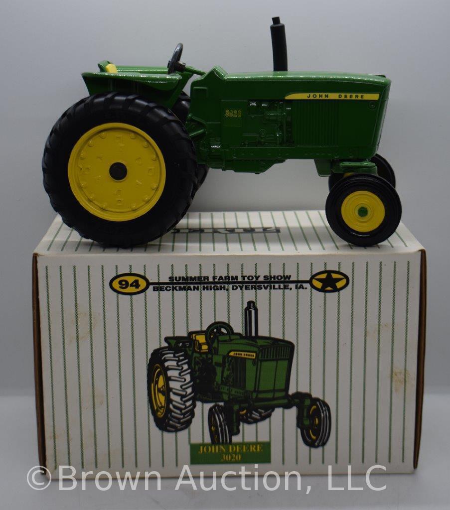 John Deere 3020 die-cast tractor, 1:16 scale