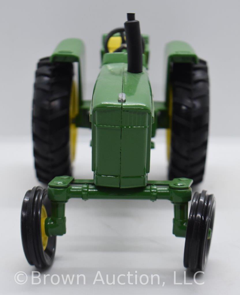 John Deere 3020 die-cast tractor, 1:16 scale
