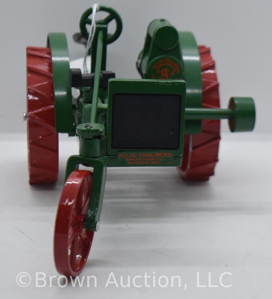 Allis-Chalmers 10-18 die-cast tractor, 1:16 scale