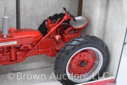 Farmall 230 die-cast tractor, 1:16 scale