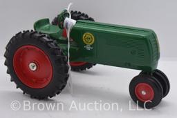 Oliver 70 row crop die-cast tractor, 1:16 scale