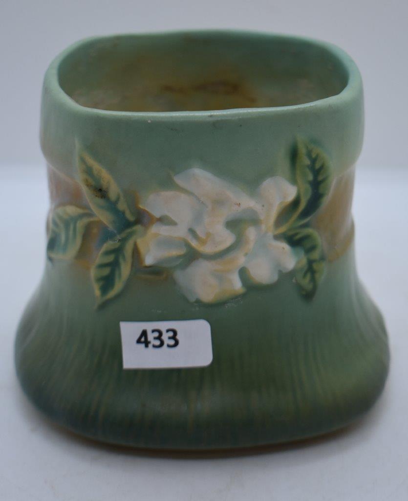 Roseville Gardenia 656-3" vase, green