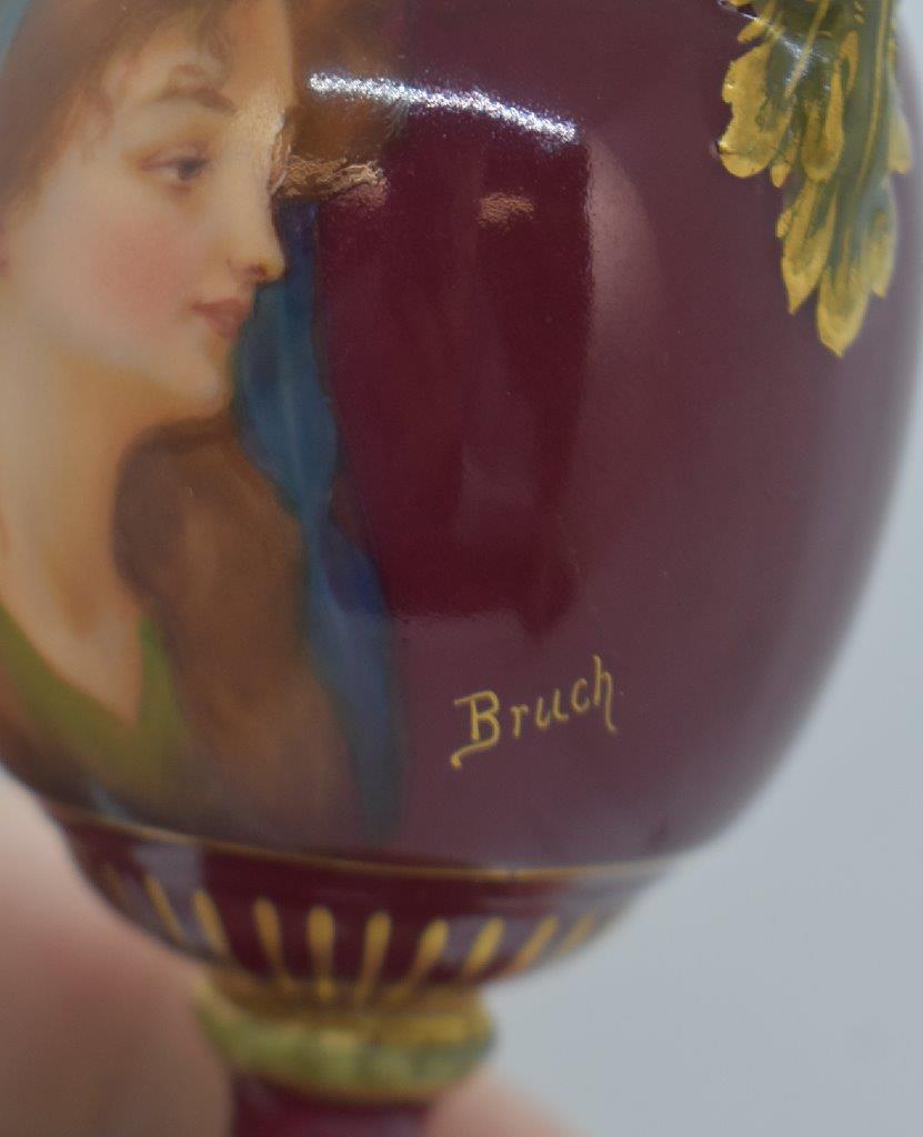 Mrkd. Royal Vienna beehive 6.5" portrait urn