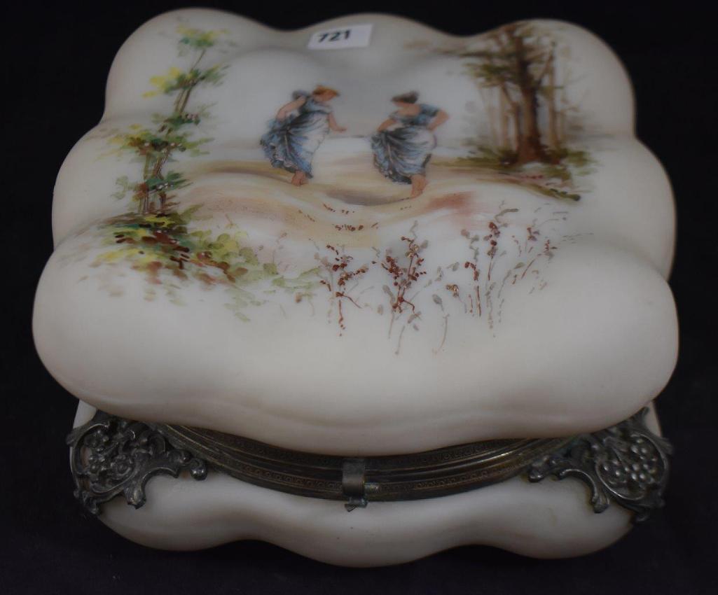 Wavecrest scenic dresser box