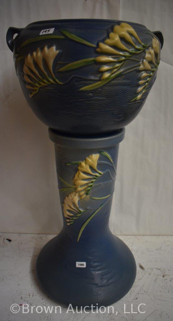 Roseville Freesia 669-8" jardiniere and pedestal, blue