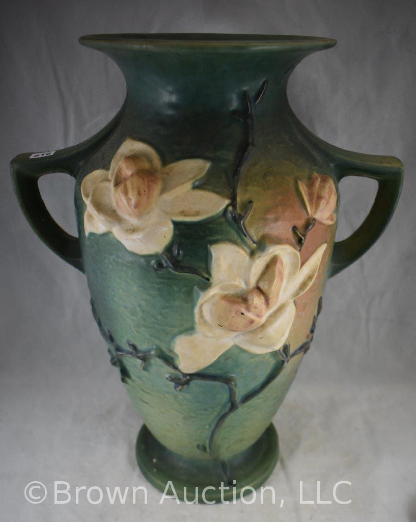 Roseville Magnolia 99-16" vase, green