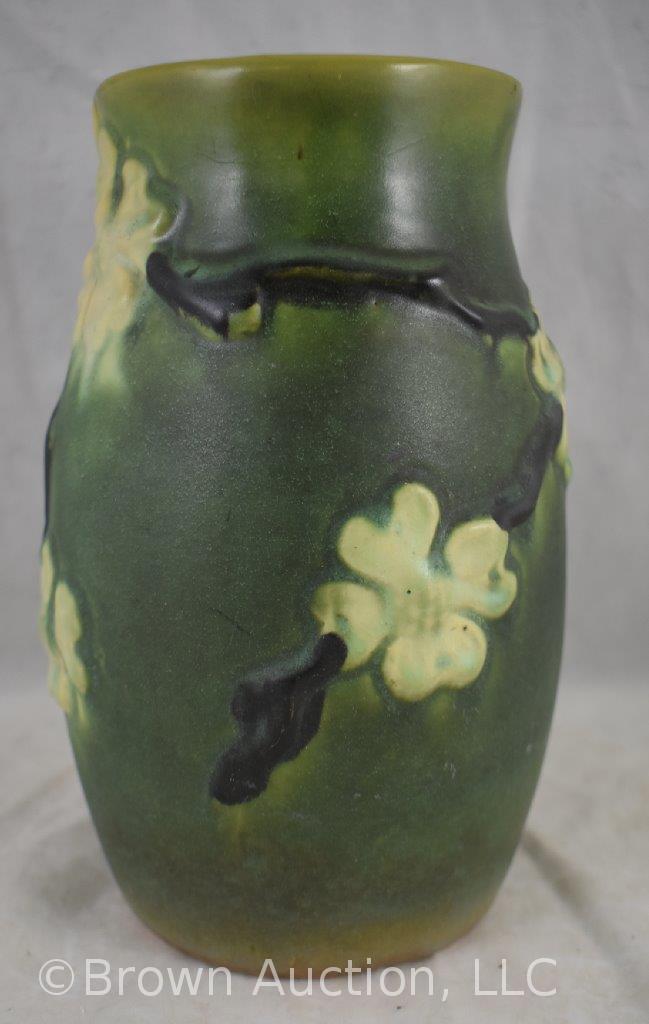 Roseville Dogwood II 135-8" vase