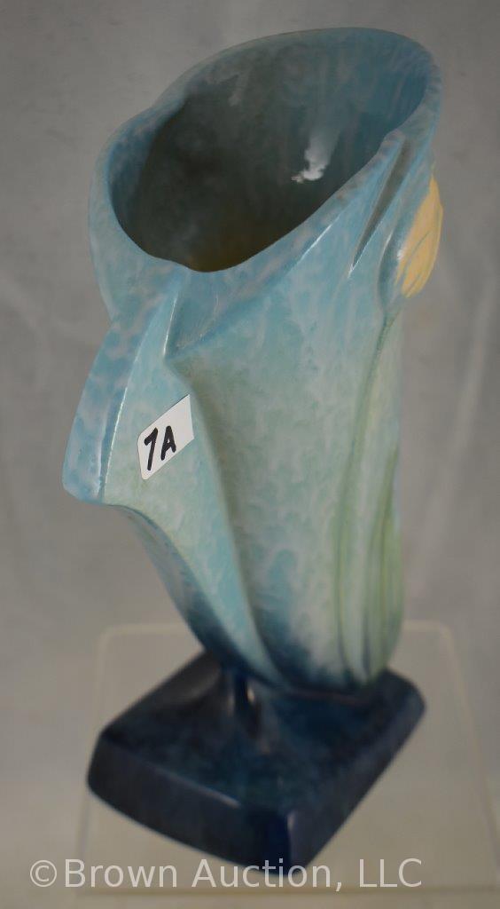 Roseville Wincraft 282-8" vase, blue