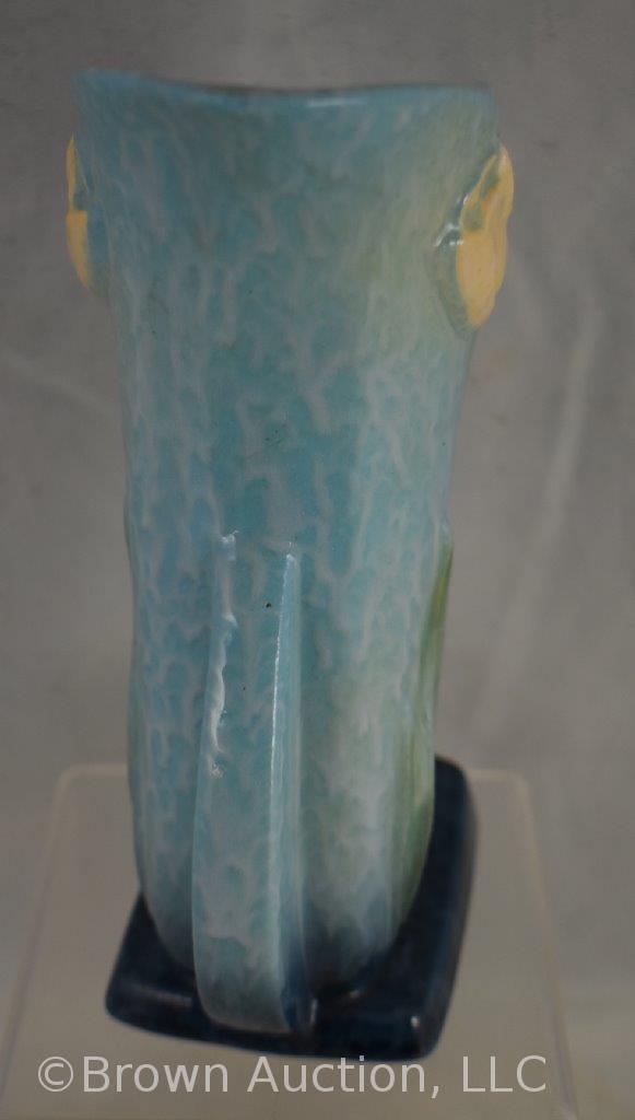 Roseville Wincraft 282-8" vase, blue