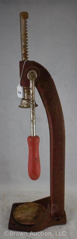 Vintage CI bottle capper