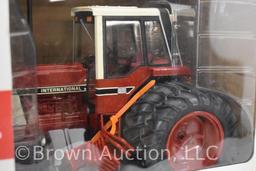 Ertl International Harvester 1086 tractor, 1/16 scale