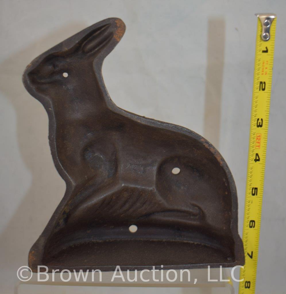 Cast Iron 7.5" bunny cake mold