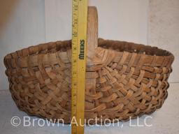 Large vintage wicker basket, large weave