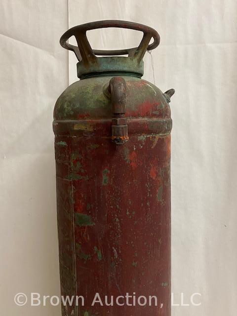 Vintage brass Flofoam Moel 833 fire extinguisher