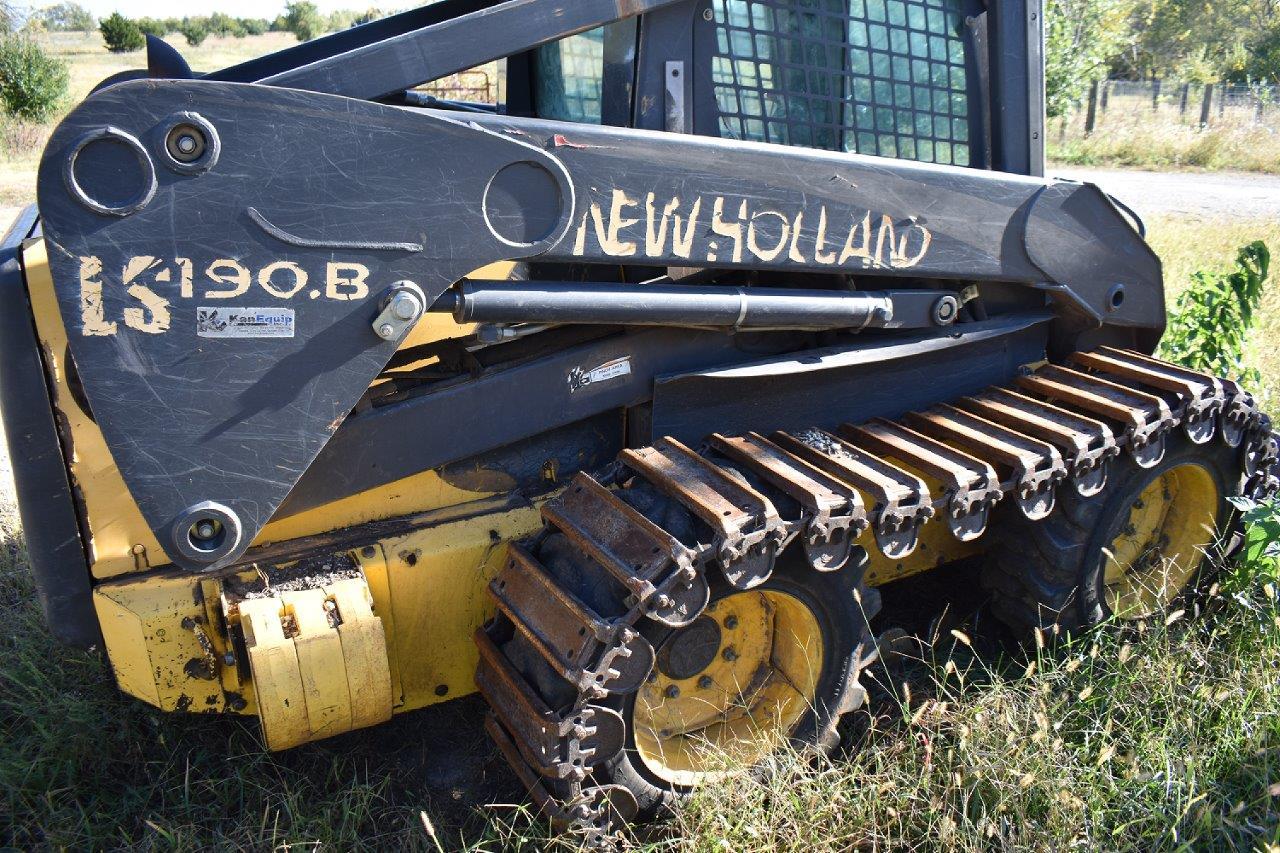 New Holland Ls190b Skid Steer, 7' Bucket, Steel Track Attachment, Unknown Hours - Best Guess Is Arou