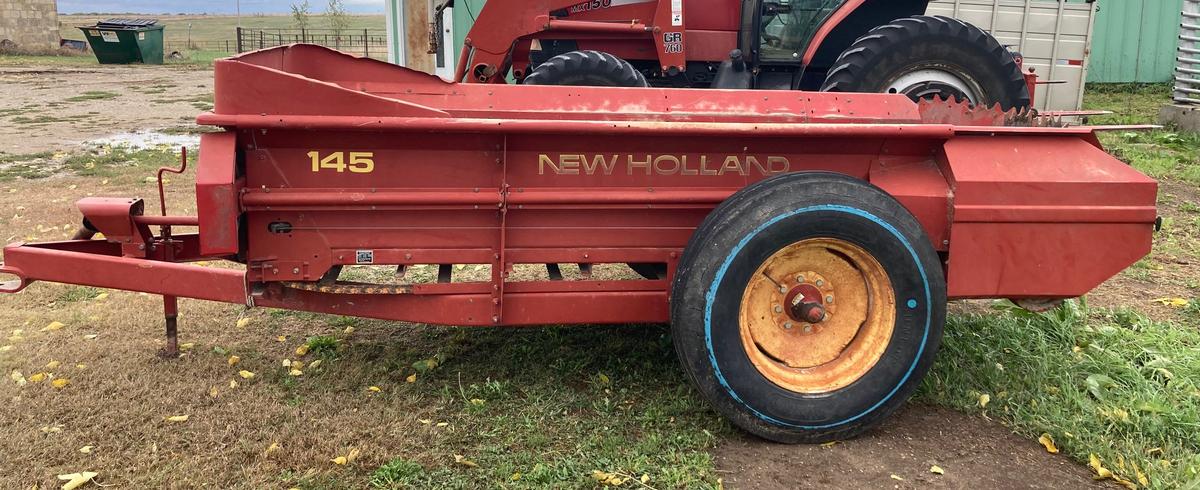 New Holland 145 Manure Spreader