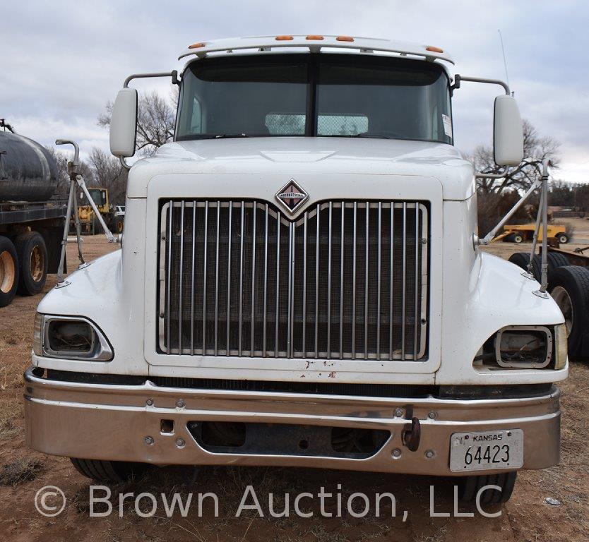 2004 International 9400i semi - PARTS ONLY