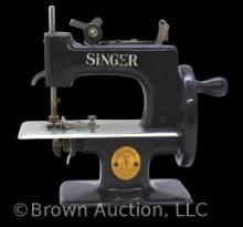 Vintage Singer child's sewing machine, Model 20, ca. 1950