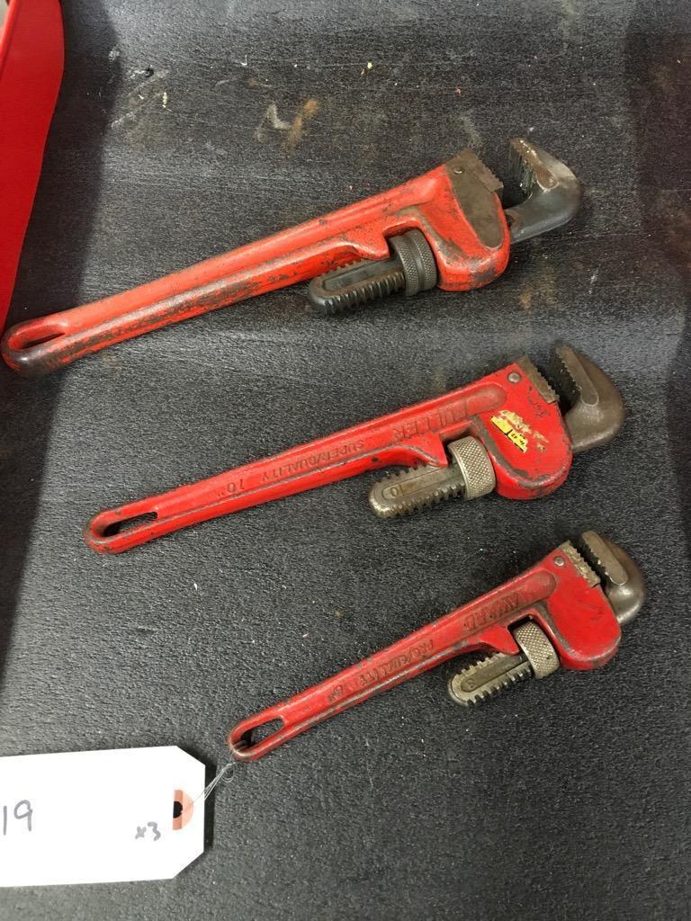 Pipe wrenches