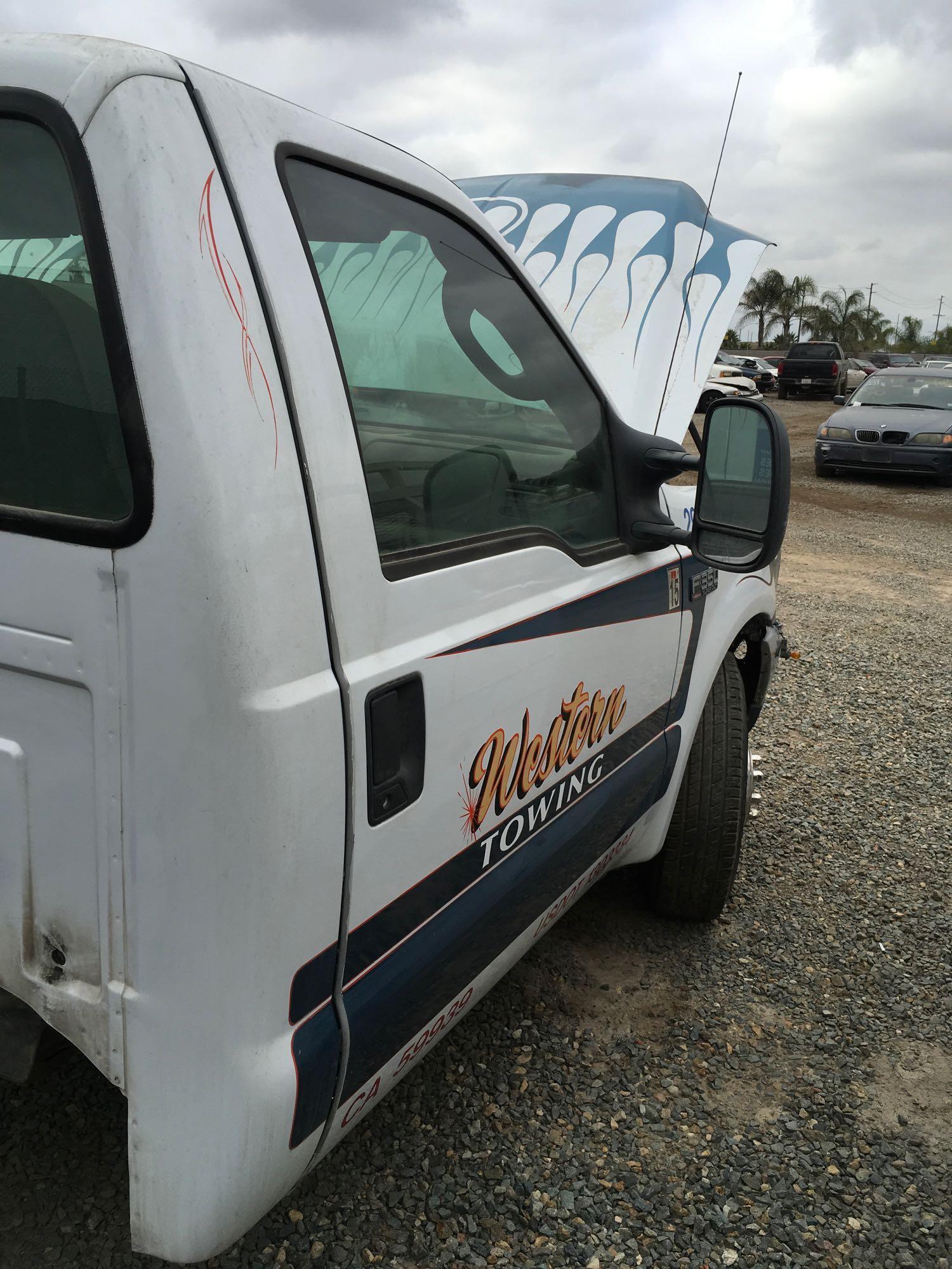 04 Ford F350 Super Duty With V10 Motor Runs