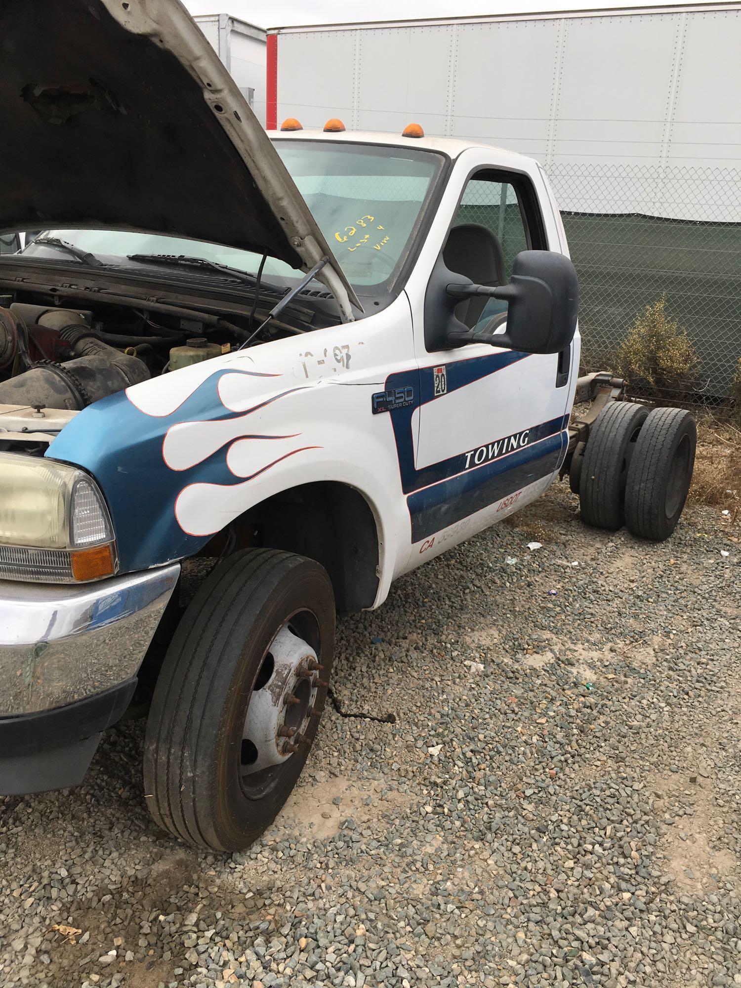 01 Ford F450 XL Super Duty w V10 Motor Runs