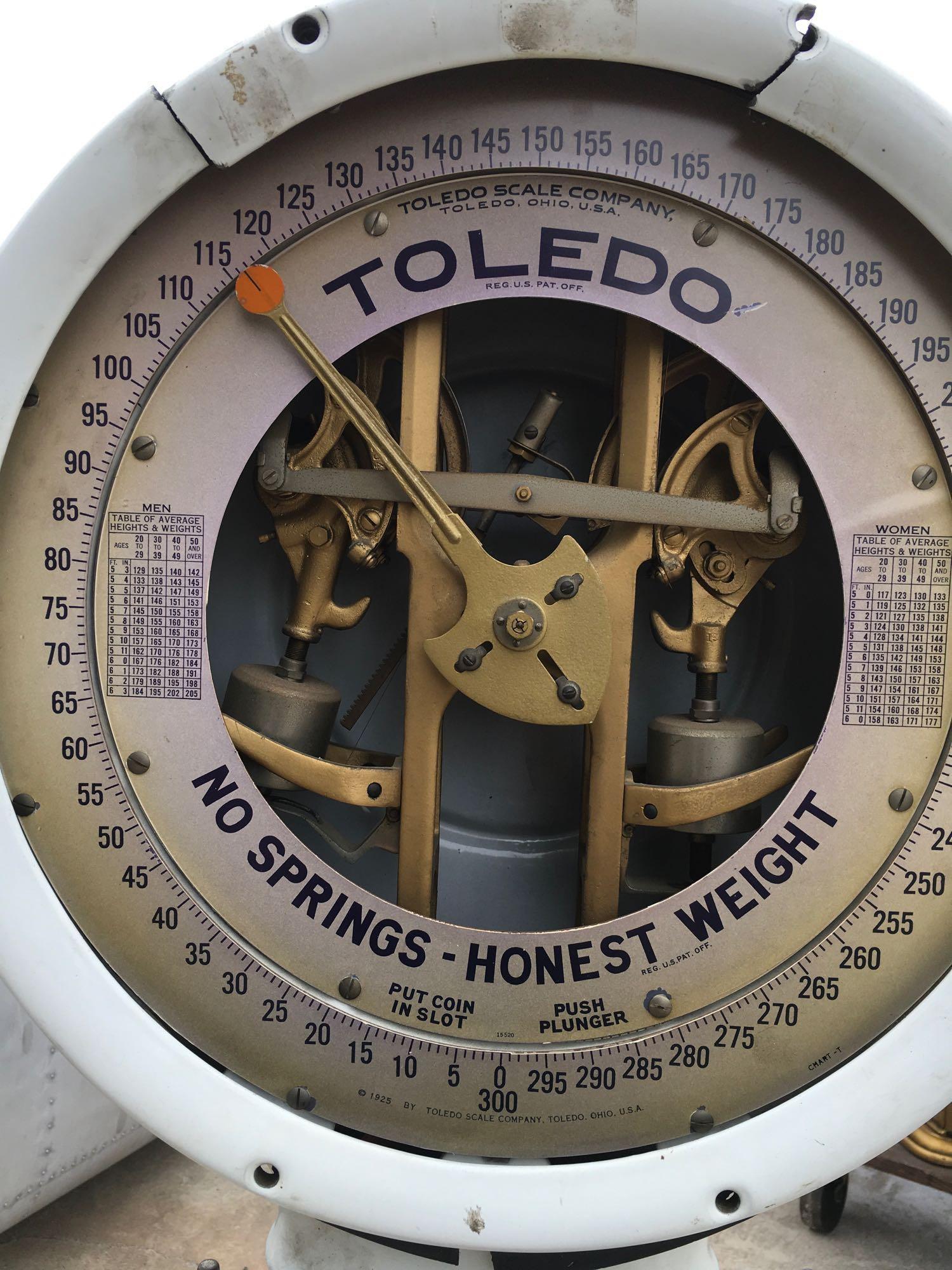 Vintage Toledo automatic no springs scale. Needs parts and has wear and tear. See pics