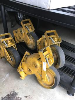 Heavy duty casters with brakes