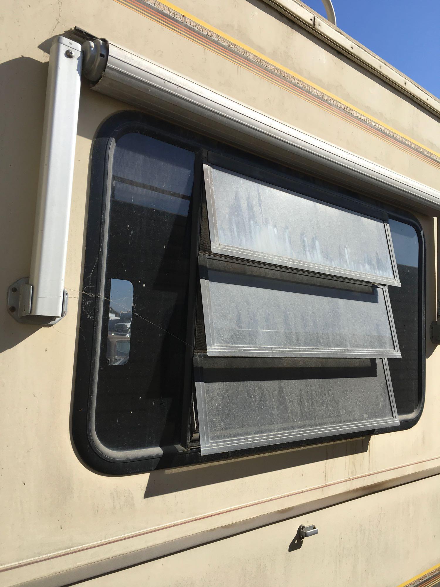 1989 Bounder 34' Motorhome