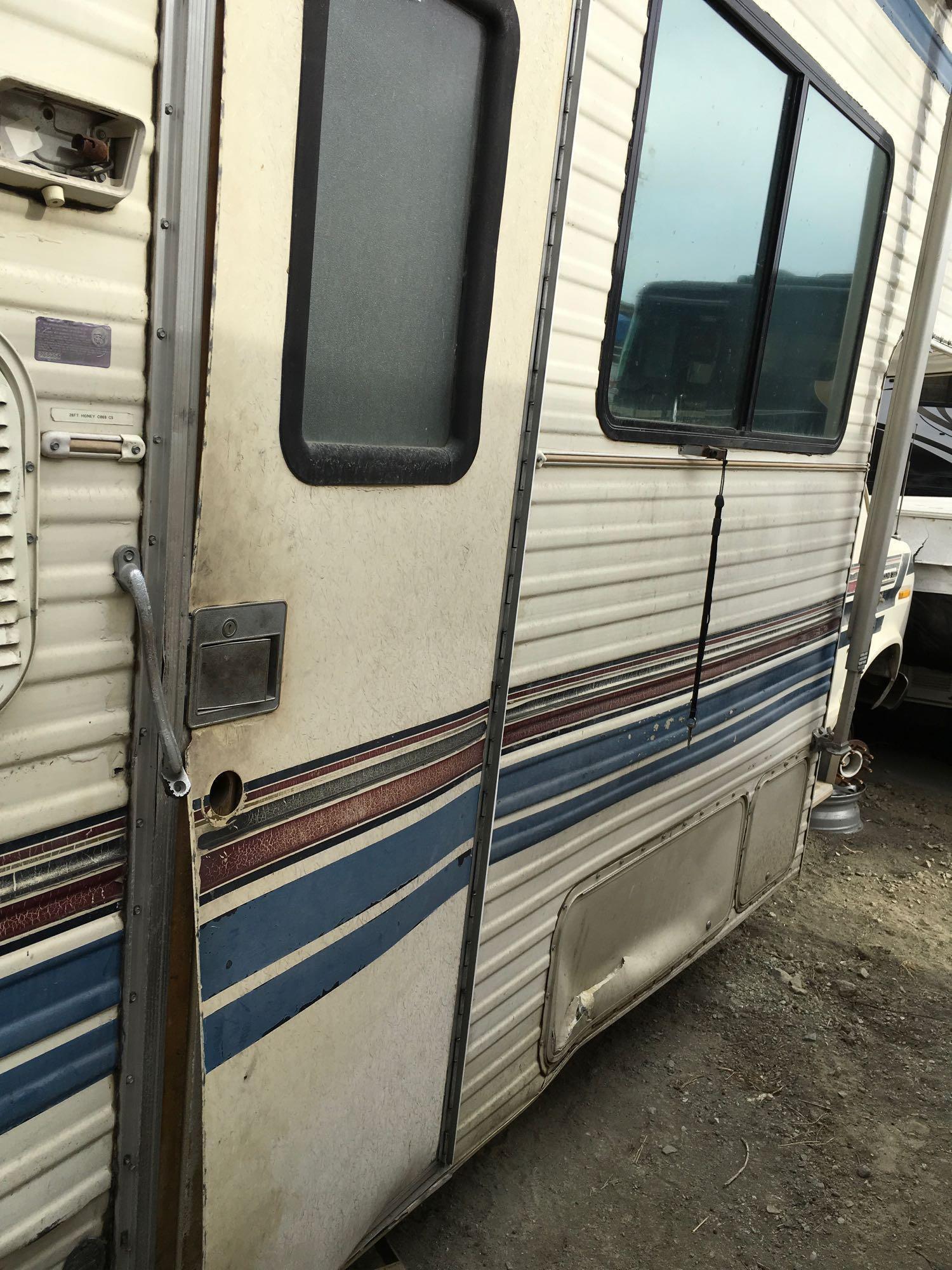 1989 Ford Honey E350 26' Motorhome last 6 vin A13406