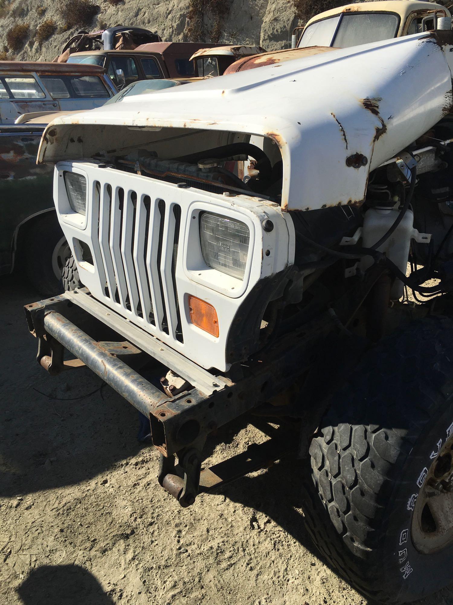 1992 Jeep Wrangler White. Last 6 of vin# 542398