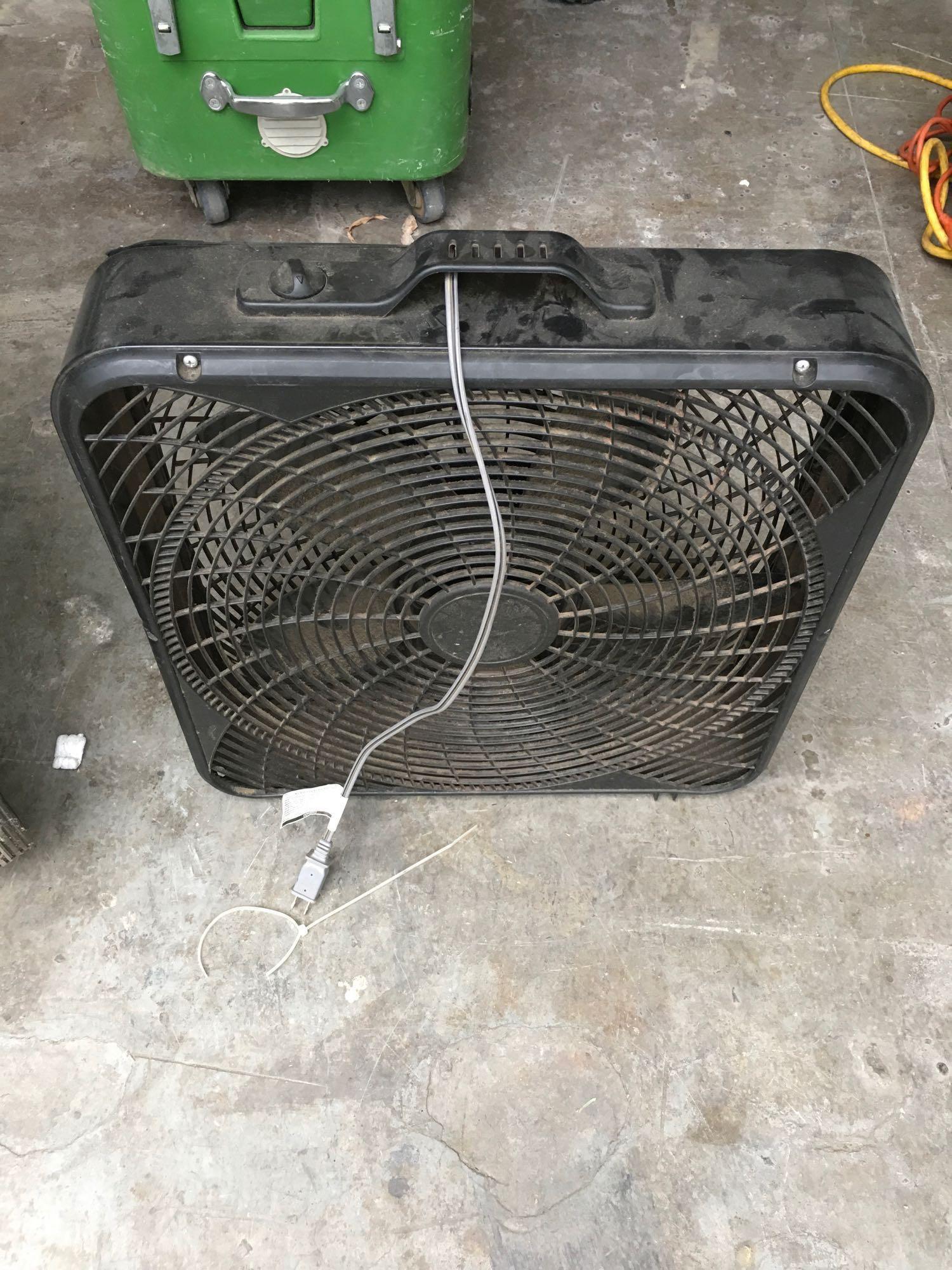 Drieaz Defend Air Ex Airscrubber (broken motor) & black fan