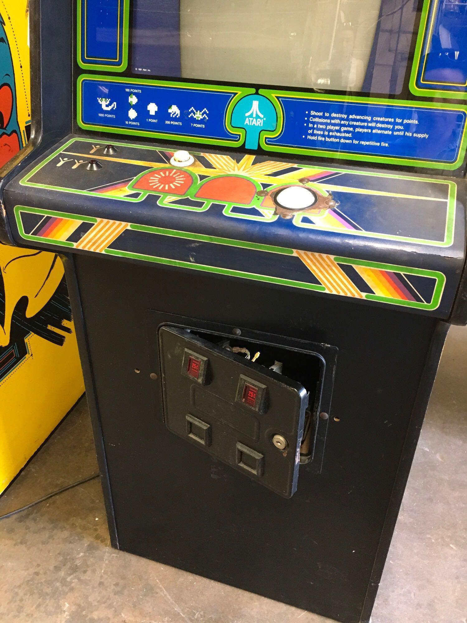 Atari Centipede Arcade game. Works