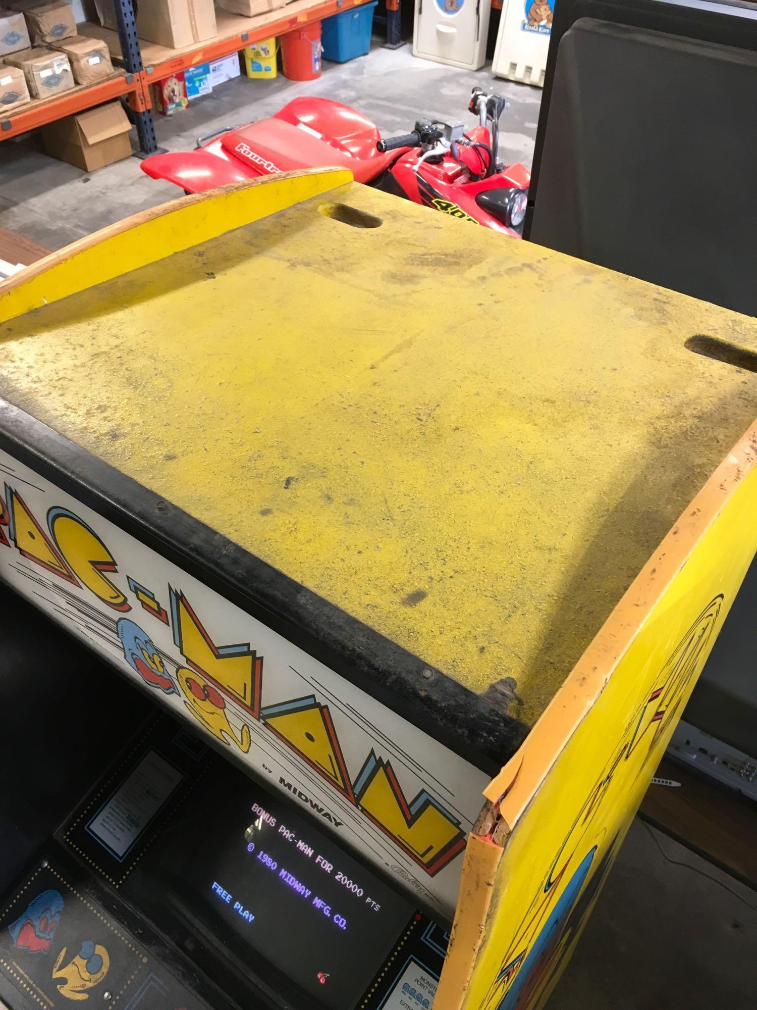 1980 Midway PAC-MAN Arcade Video Game Machine. Works