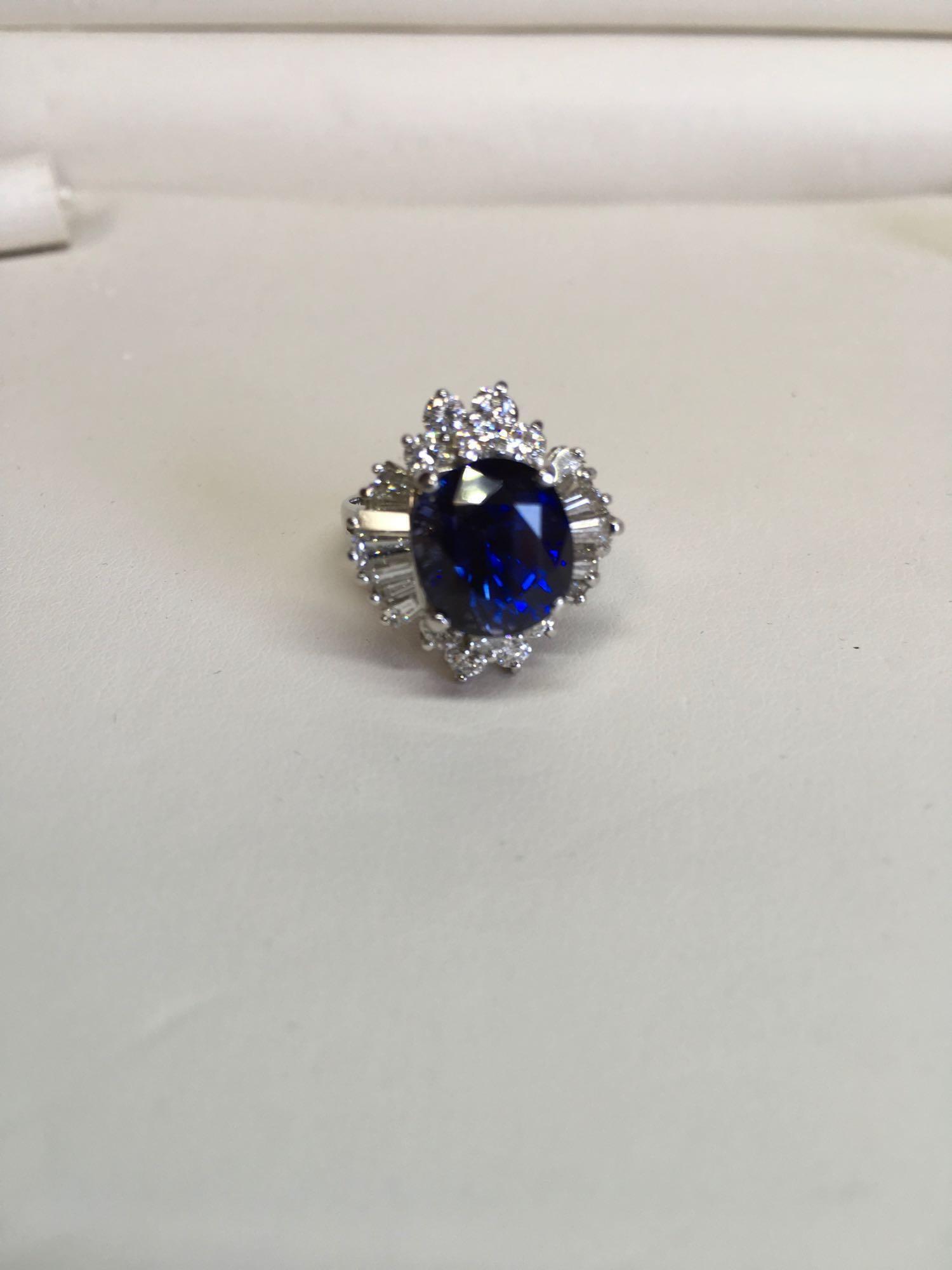 Daimond and Sapphire Ring 18K White Gold.