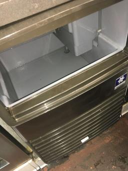 Manitowoc Ice Maker  model# QM45A