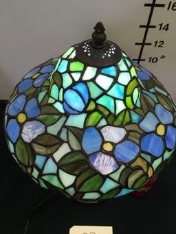 Vintage Tiffany like lamp