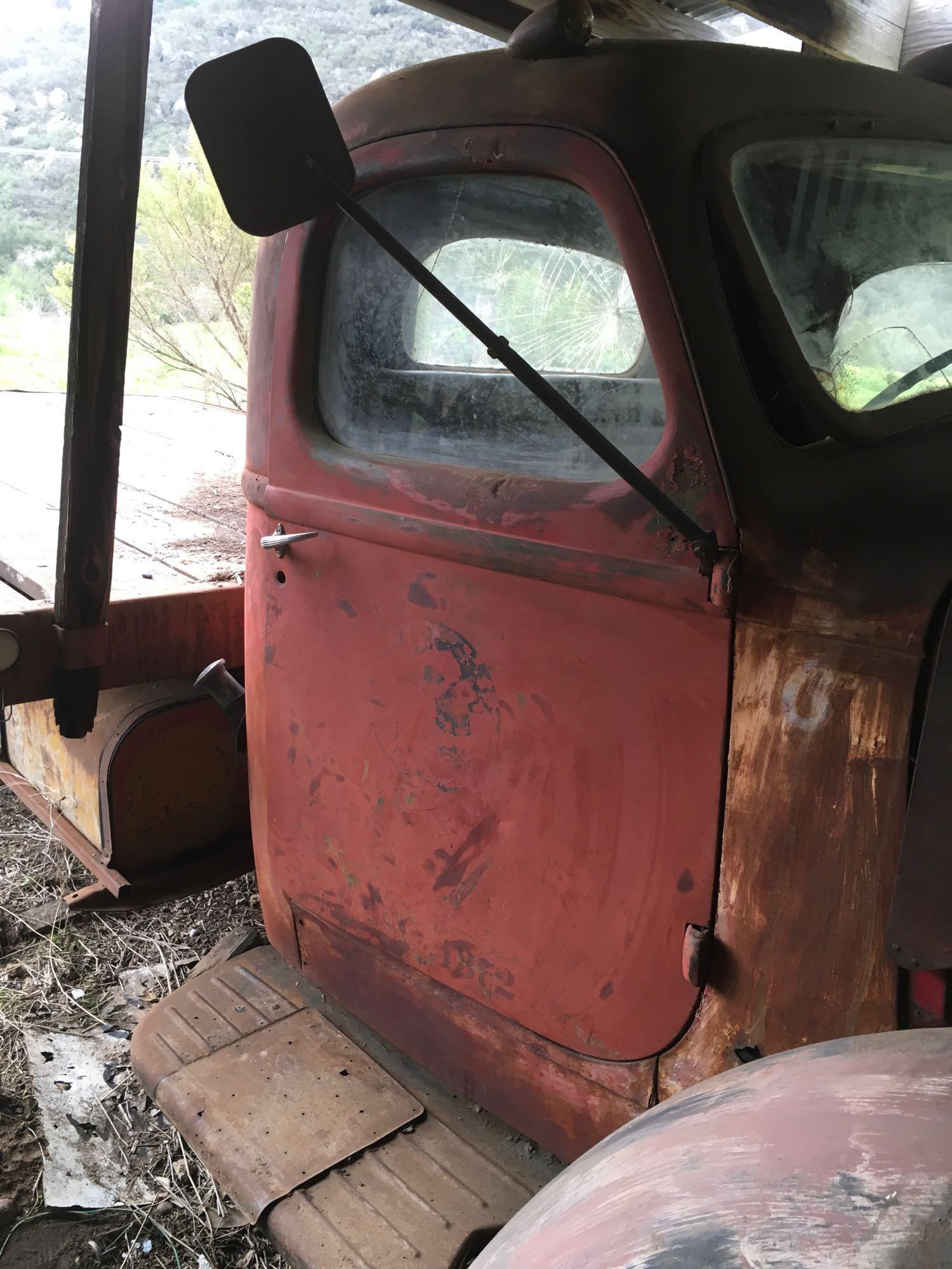 1941 International Flatbed truck. Vin # 3680 - MOTOR RUNS - SOLD AS IS