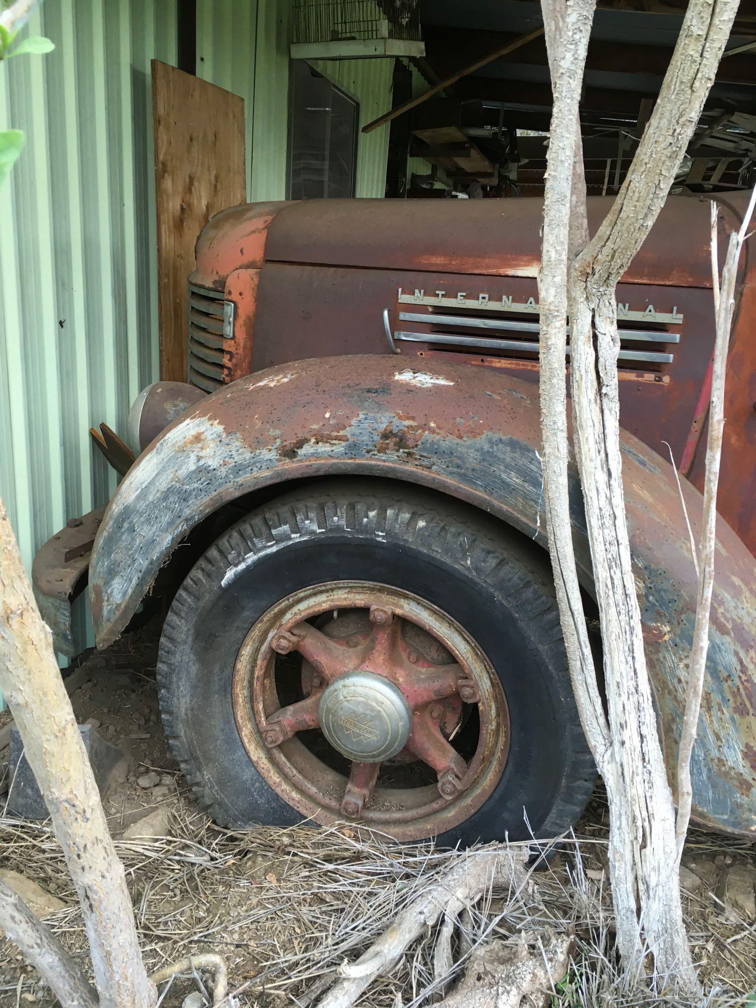 1941 International Flatbed truck. Vin # 3680 - MOTOR RUNS - SOLD AS IS