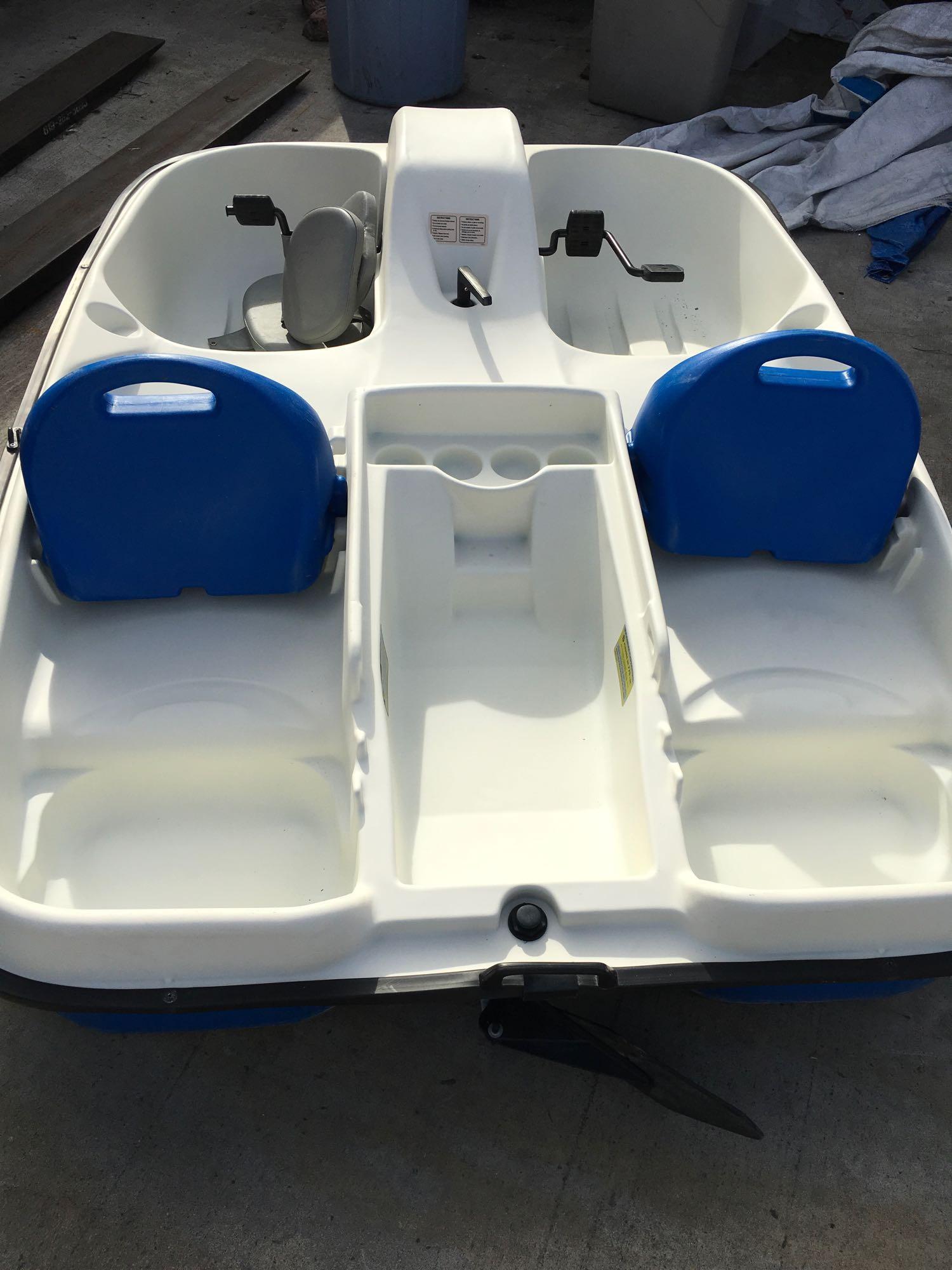 Pelican Riptide 5 person or 775 lbs Paddle Boat