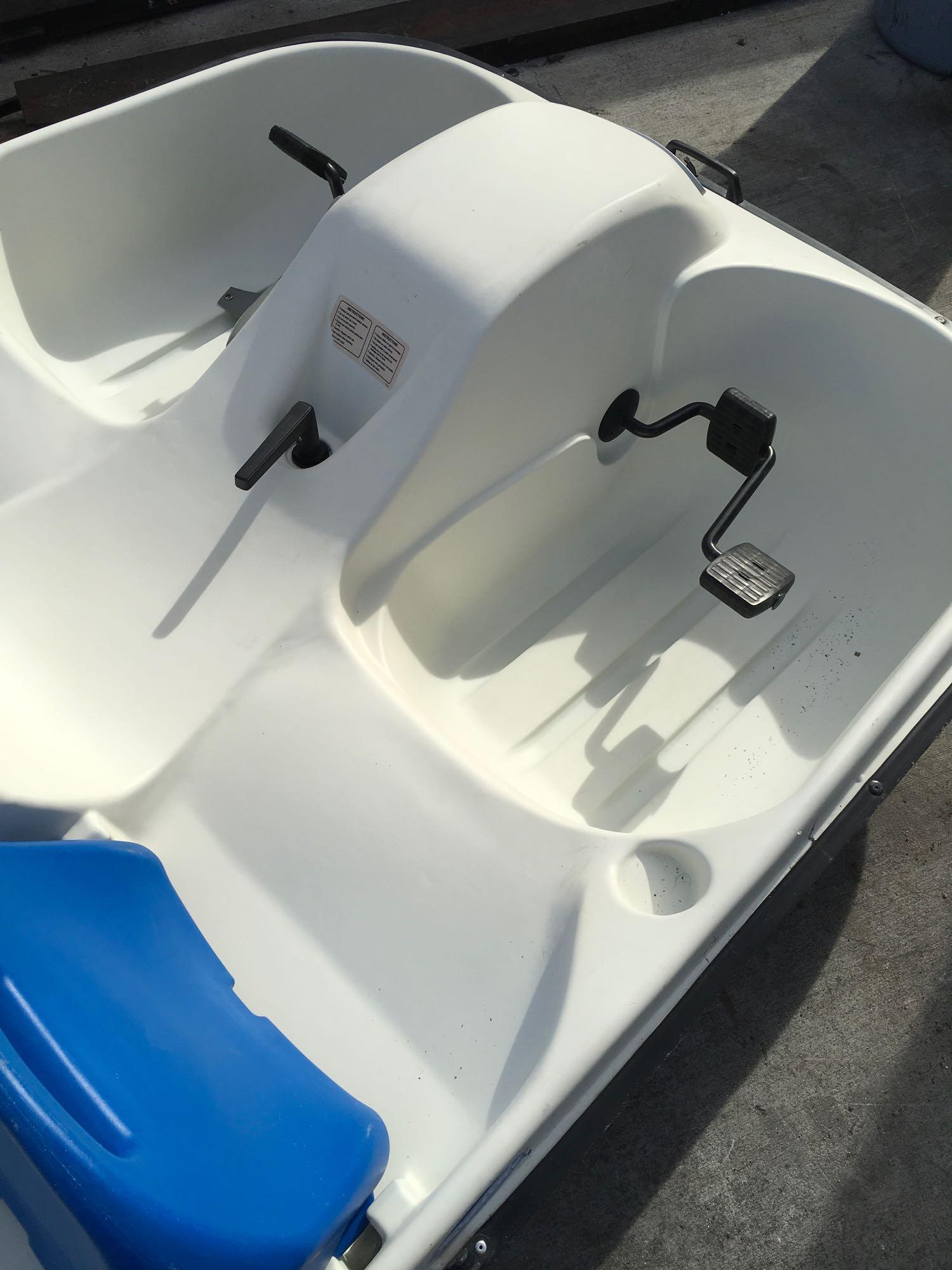 Pelican Riptide 5 person or 775 lbs Paddle Boat