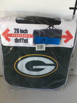 Football team New 28" Packers Expandable duffel bag.