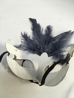 New gold feathered eye masks