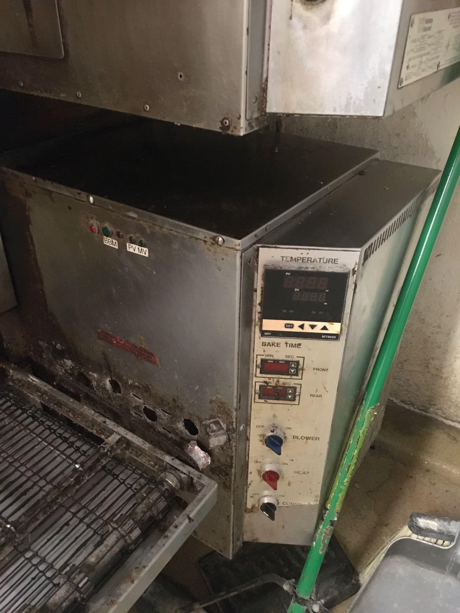 Middleby Marshall Pizza Oven model PS200, works, natural gas, on casters, 120 volt controls only