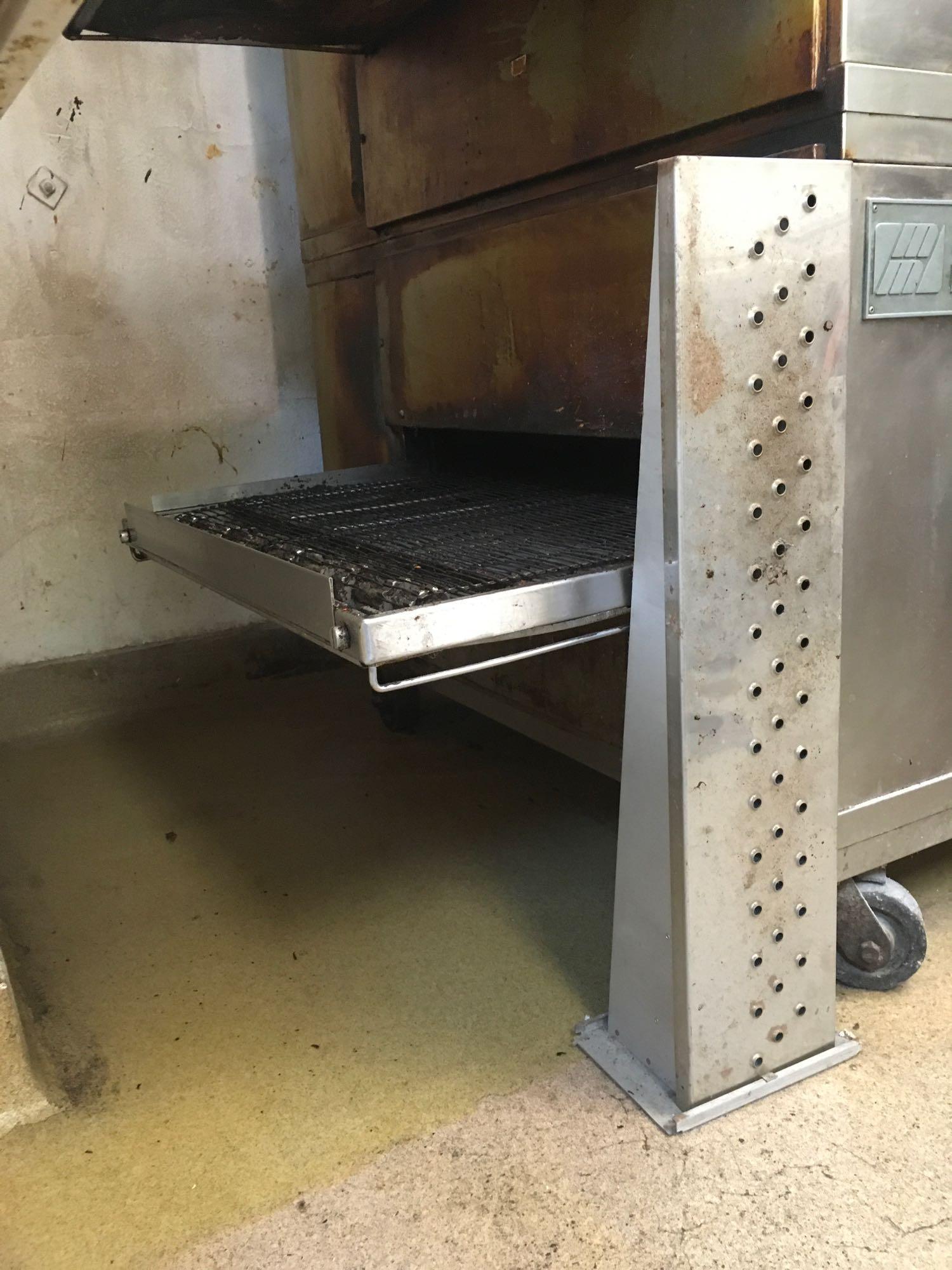 Middleby Marshall Pizza Oven model PS200, works, natural gas, on casters, 120 volt controls only