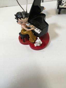 Collectible Betty Boop, 2) figurines 2) jewelry boxes