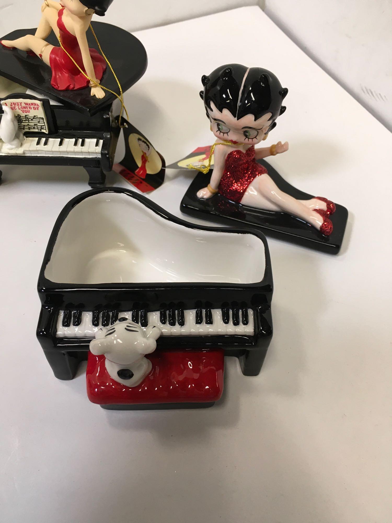 Collectible Betty Boop, 2) figurines 2) jewelry boxes